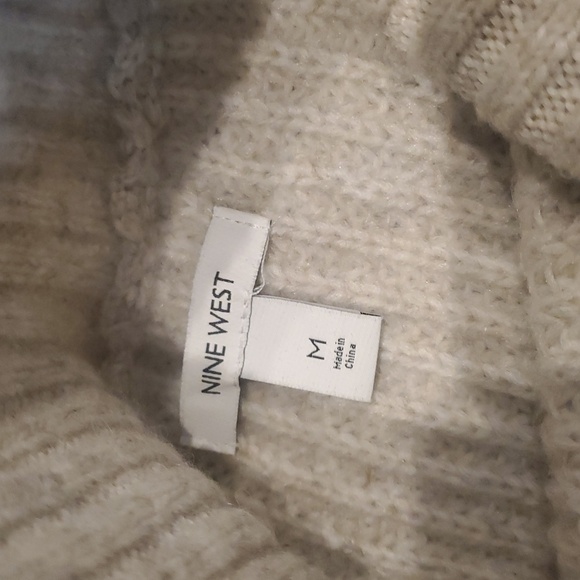 Cozy Black and Cream Nine West Turtleneck Sweaters. Size M - Picture 3 of 6